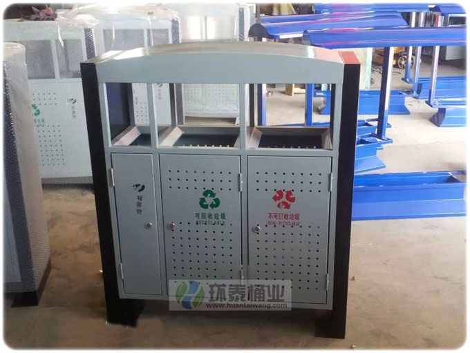 戶外分類垃圾桶