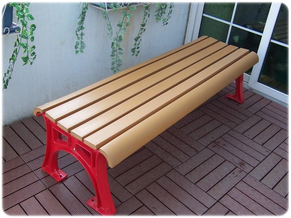 鑄鐵腳室外環(huán)保木休閑園林椅