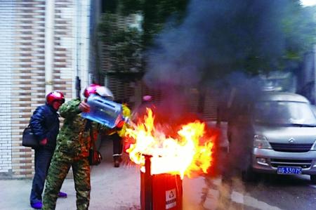 冬季塑料垃圾桶被燒壞的頻率增加