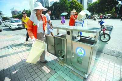 新式不銹鋼垃圾桶